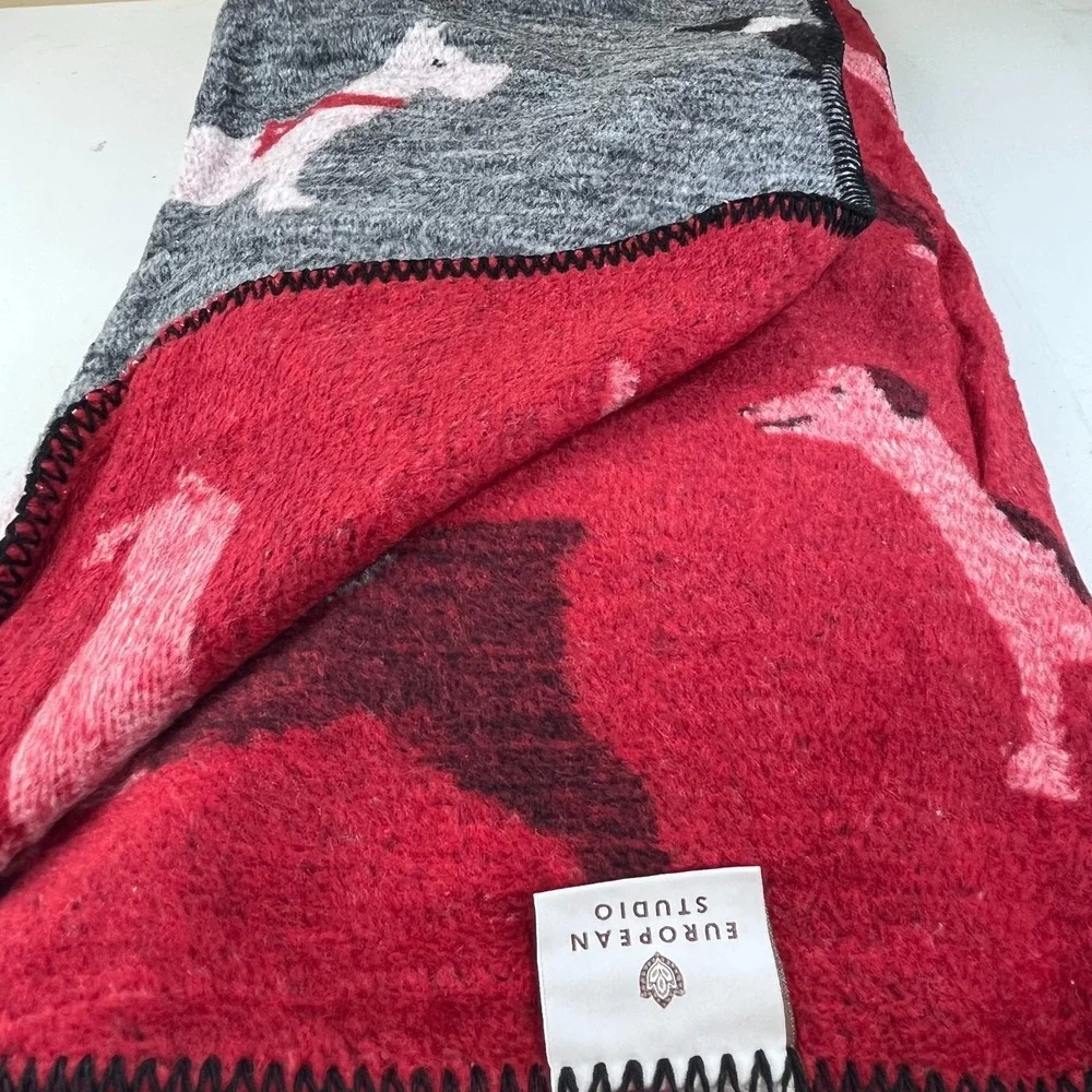European Studio Luxe Reversible Throw 50x70 Dog Print Reversible Woven Jacquard